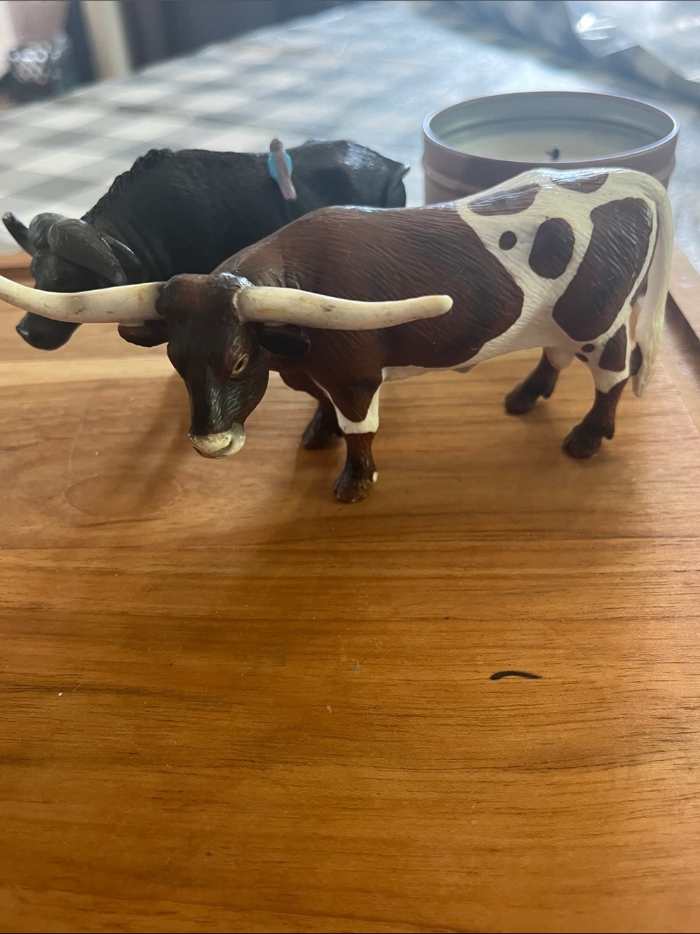 Schleich cowsBrown & White Longhorn Bull Figurine